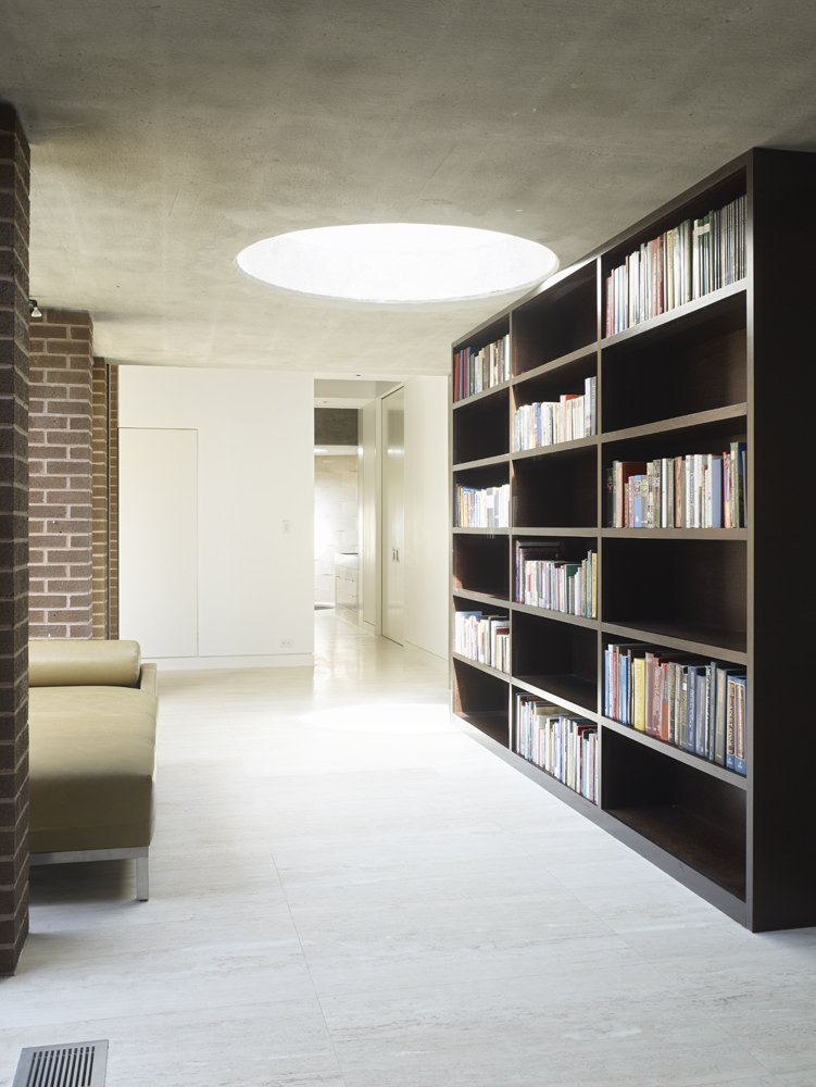 Concrete House / Ogrydziak Prillinger Architects