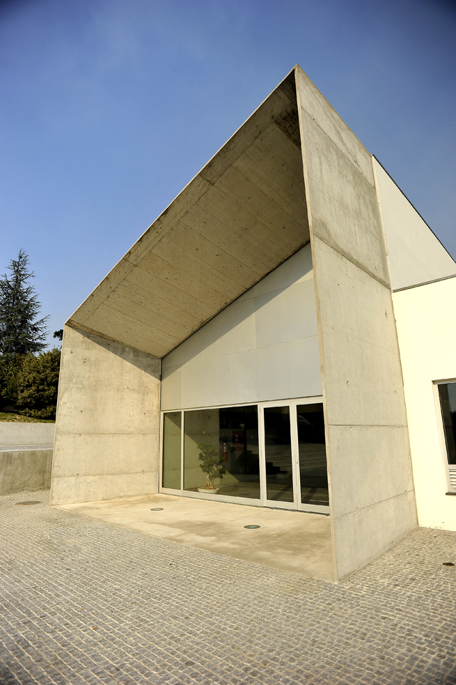 Sports Pavilion / Filipe Brandão and Nuno Sanches © Filipe Brandao
