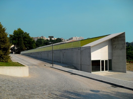 Sports Pavilion / Filipe Brandão and Nuno Sanches