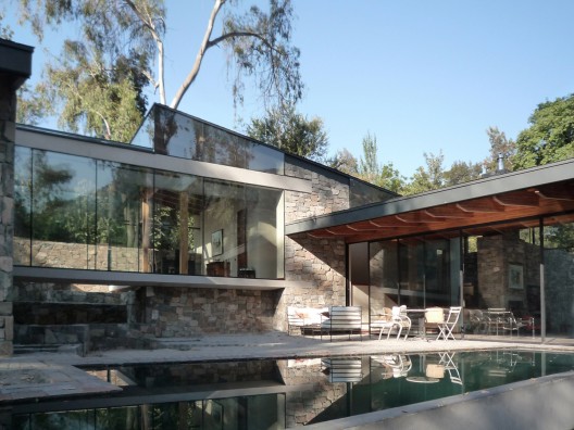 House in Lo Curro / Schmidt Arquitectos Asociados