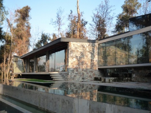 House in Lo Curro / Schmidt Arquitectos Asociados