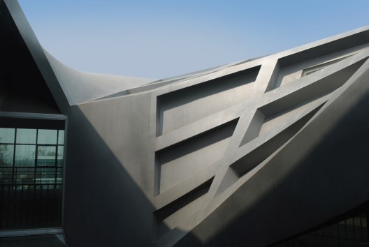 Zhixin Hybrid Office Building / P-A-T-T-E-R-N-S