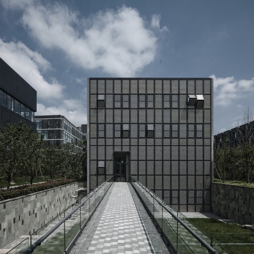 Can Cube / Archi Union Architects Inc