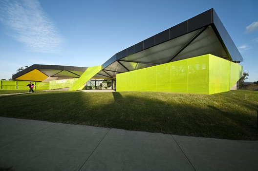 Churchill Integenerational Hub / Suters Architects