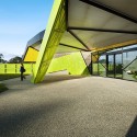 Churchill Integenerational Hub / Suters Architects Churchill Integenerational Hub / Suters Architects © Emma Cross