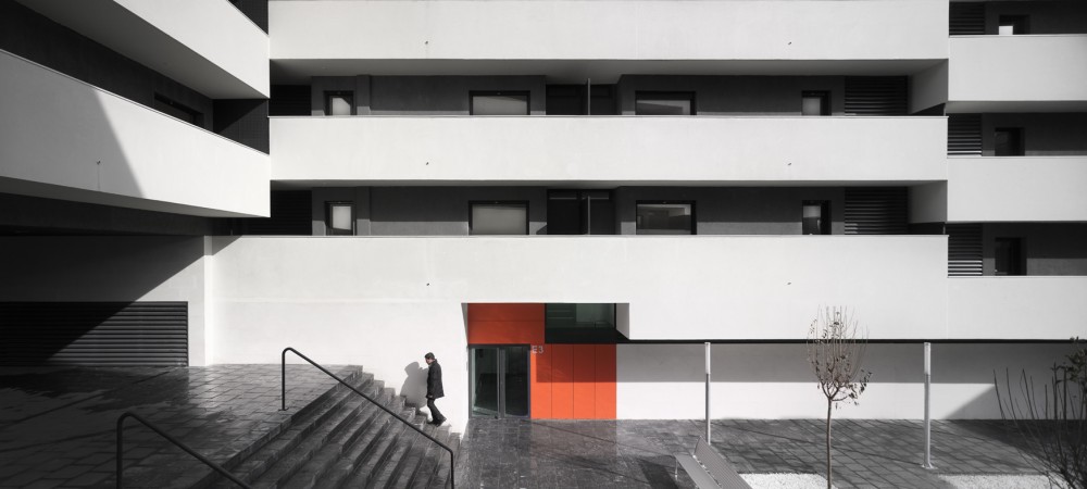 44 Social Housing / Magén Arquitectos