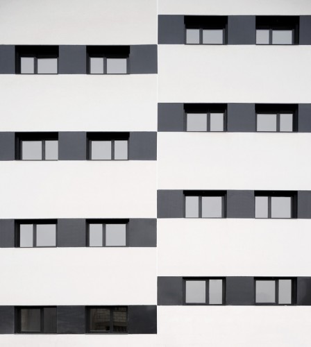 44 Social Housing / Magén Arquitectos