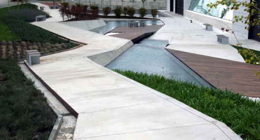 Würth La Rioja Museum Gardens / Dom Arquitectura