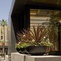 Hollywood and Vine Metro Portal and Plaza / Rios Clementi Hale Studios Hollywood and Vine Metro Portal and Plaza / Rios Clementi Hale Studios © Tom Bonner
