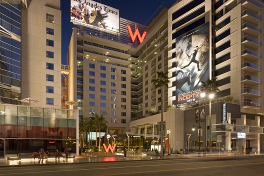 Hollywood and Vine Metro Portal and Plaza / Rios Clementi Hale Studios