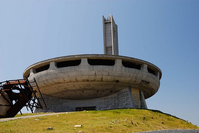 The Challenges of Abandoned Architecture : Buzludzha Monument / Gueorguy Stoilov