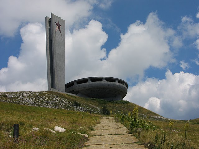 The Challenges of Abandoned Architecture : Buzludzha Monument / Gueorguy Stoilov