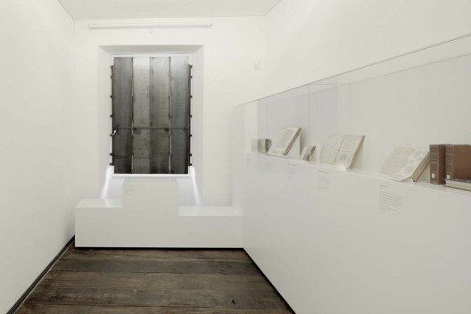 Exhibition Design: 800 years of Crosiers / HMGB Architects