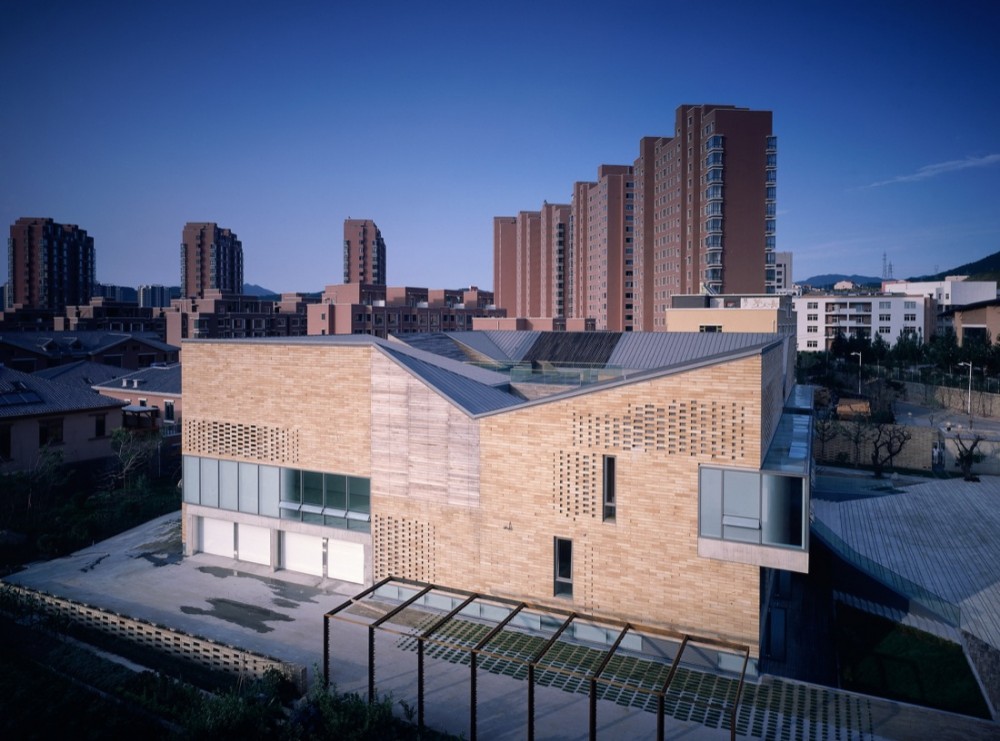 The Concave House / Tao Lei Architect Studio