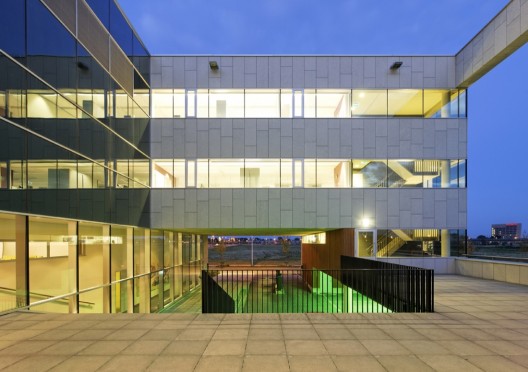 Simed Health Care Group / DHV Architects