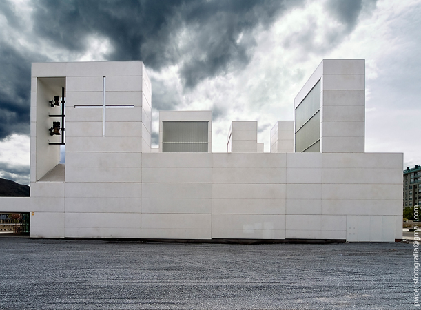 Ponferrada Church / Vicens + Ramos