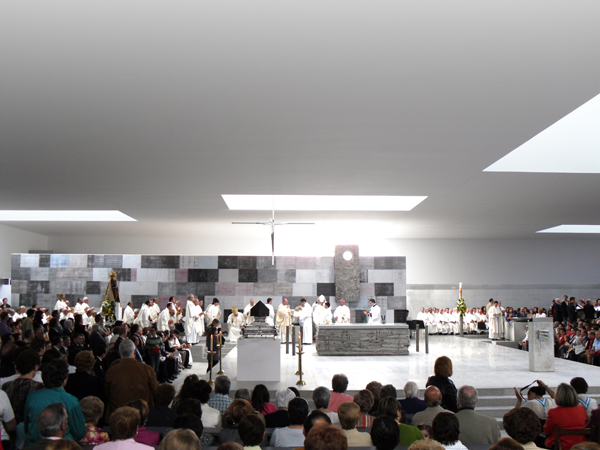 Ponferrada Church / Vicens + Ramos