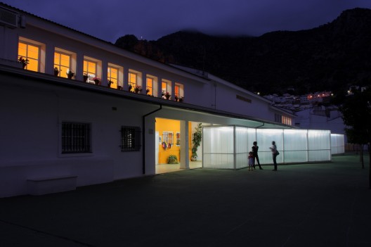 Víctor de la Serna y Espina Public School / Julio Barreno Gutiérrez