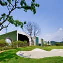 Green Weaving Club House - Hyunjoon Yoo Architects Green Weaving Club House - Hyunjoon Yoo Architects © Seunghoon Yum