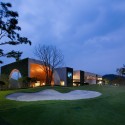 Green Weaving Club House - Hyunjoon Yoo Architects Green Weaving Club House - Hyunjoon Yoo Architects © Seunghoon Yum