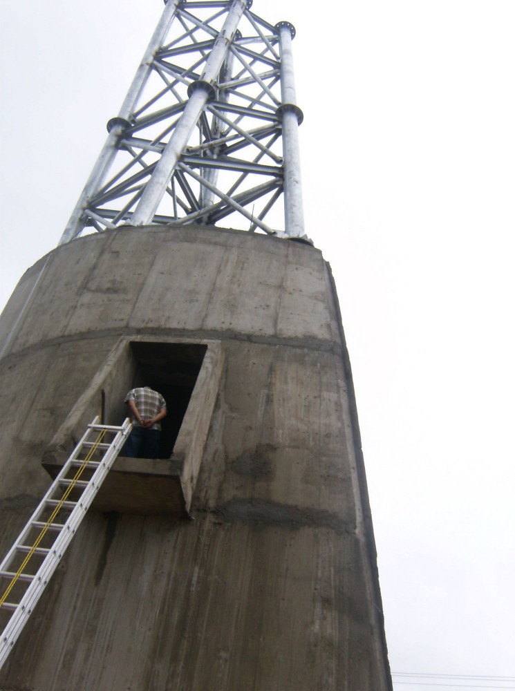 Antorcha Bicentenario / José Pareja Gómez and Jesús Hernández Martínez