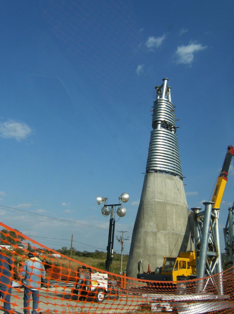 Antorcha Bicentenario / José Pareja Gómez and Jesús Hernández Martínez