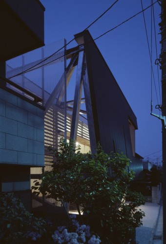 Y-house / IDEA Office