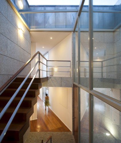 Caetano & Assis House / Ana de Bastos + Filipe Xavier Oliveira