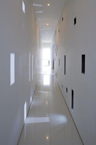 White Box House / Indra Tata Adilaras