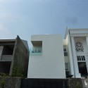 White Box House / Indra Tata Adilaras © Sjahrial Iqbal / Griya Asri