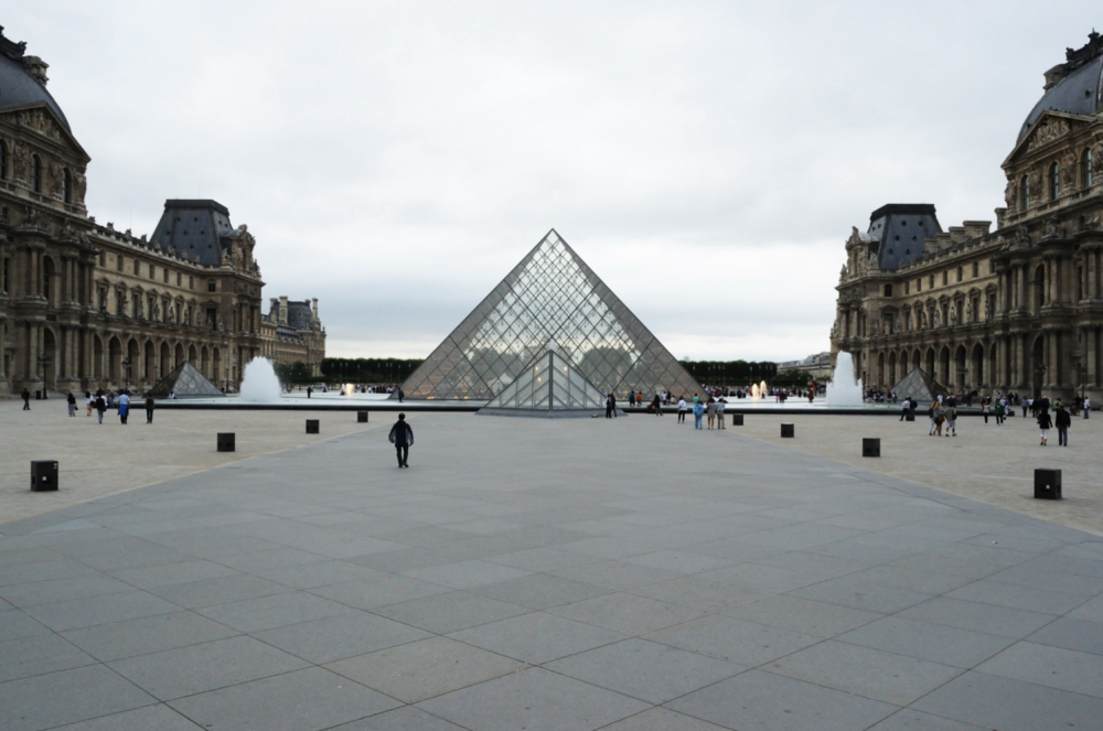 AD Classics: Le Grande Louvre / I.M. Pei