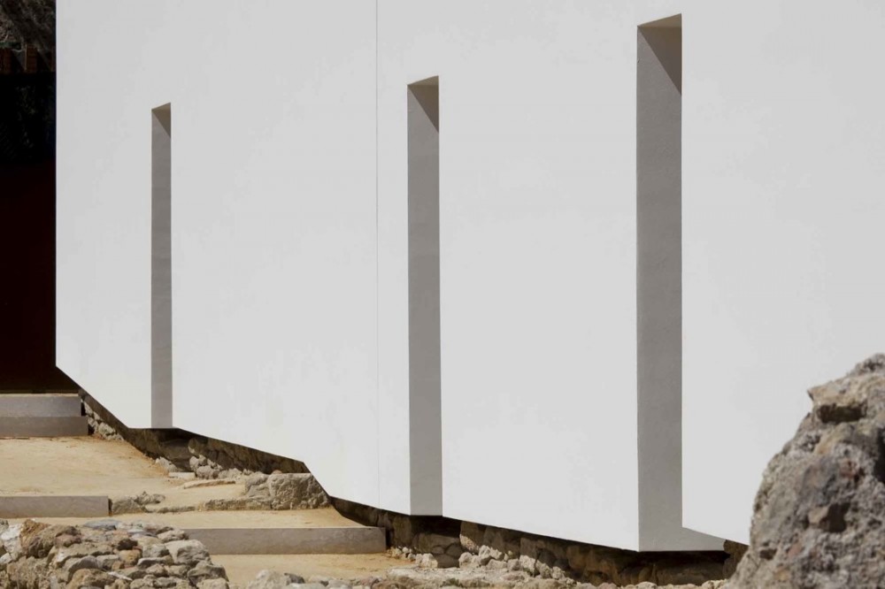 Musealization of the Archaeological Site of Praça Nova of São Jorge Castle / JLCG Arquitectos