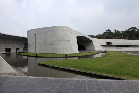 Hsiangshan Visitor Center - Norihiko Dan