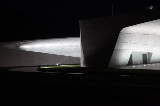 Hsiangshan Visitor Center - Norihiko Dan
