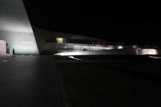 Hsiangshan Visitor Center - Norihiko Dan