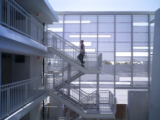Step Up on Fifth / Brooks + Scarpa