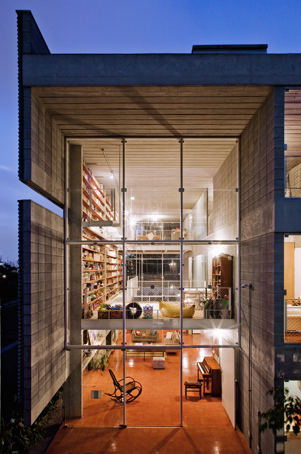 House In Sao Paulo / GrupoSP