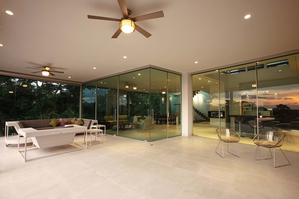 Triangulo House / Ecostudio Architects