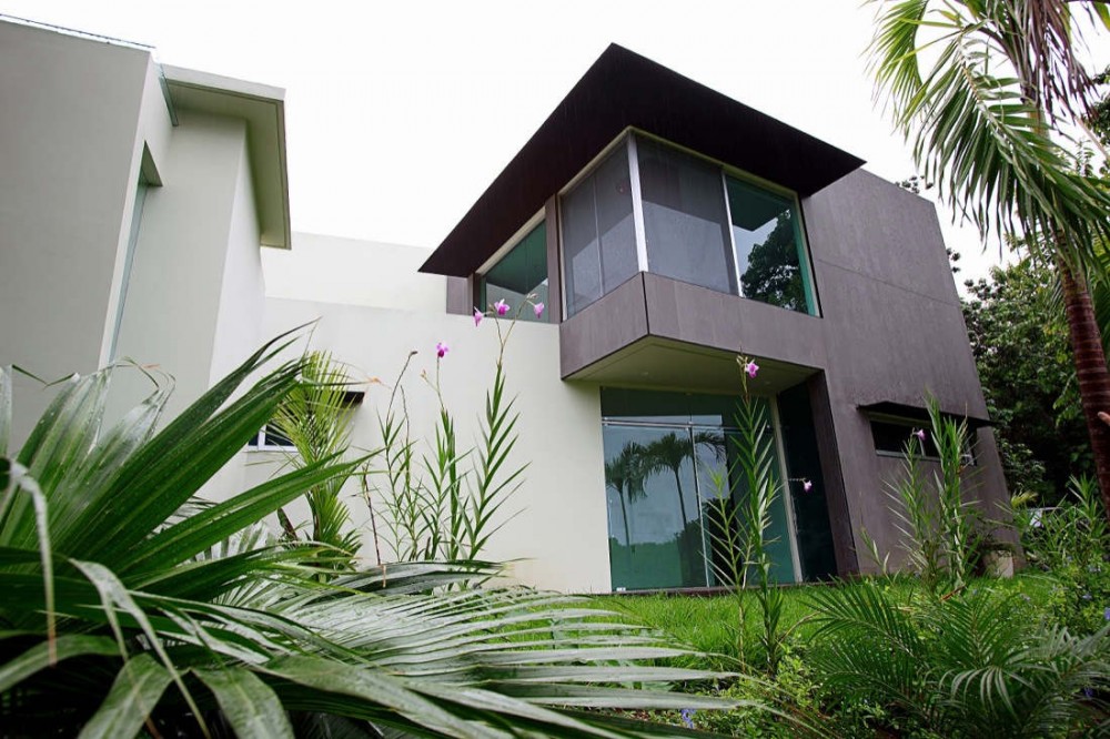 Triangulo House / Ecostudio Architects