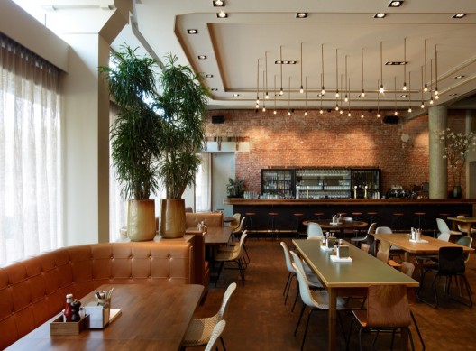 Tommy Hilfiger’s Peoples Place / Marc Prosman Architecten and Daniel O'Kelly