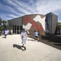 Sacred Heart Primary School Library / Suters Architects Sacred Heart Primary School Library / Suters Architects © Gollings Photography