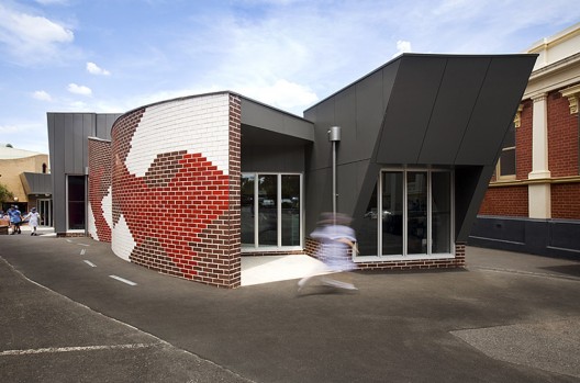 Sacred Heart Primary School Library / Suters Architects