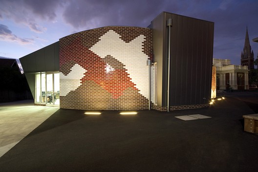 Sacred Heart Primary School Library / Suters Architects