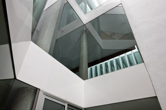 Center for Social Services / Antonio Blanco Montero