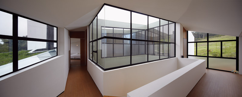 House on the Slope / Paisajes Emergentes