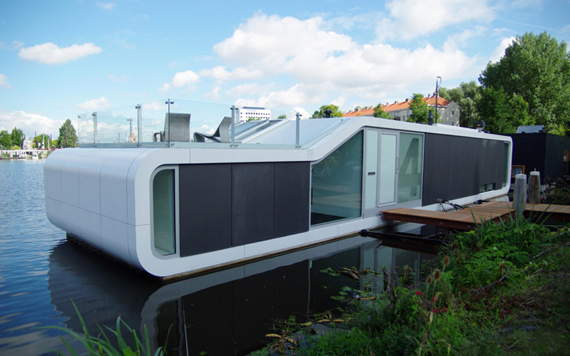 Water Villa Omval / +31 Architects