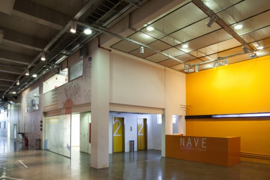 Escola Nave / Atelier OFICINA de Arquitectos