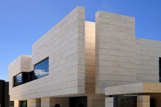 Family House in Pozuelo de Alarcón / A-cero