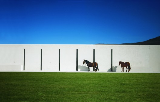 Dwelling In Ávila / A-cero