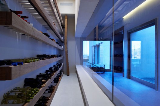 Dwelling In Ávila / A-cero
